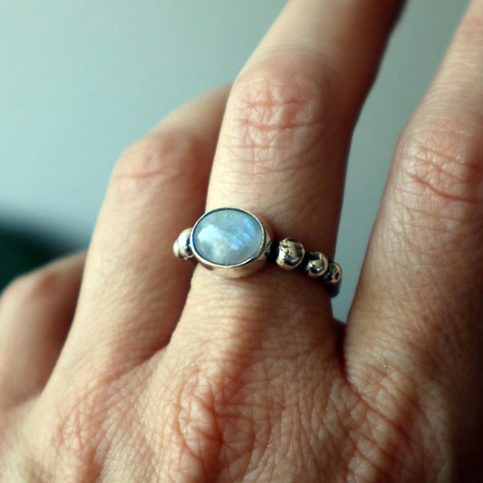 ANILLO PIEDRA LUNA GRANULADO