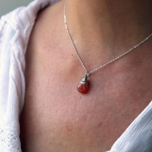 COLLAR GOTA CORNALINA
