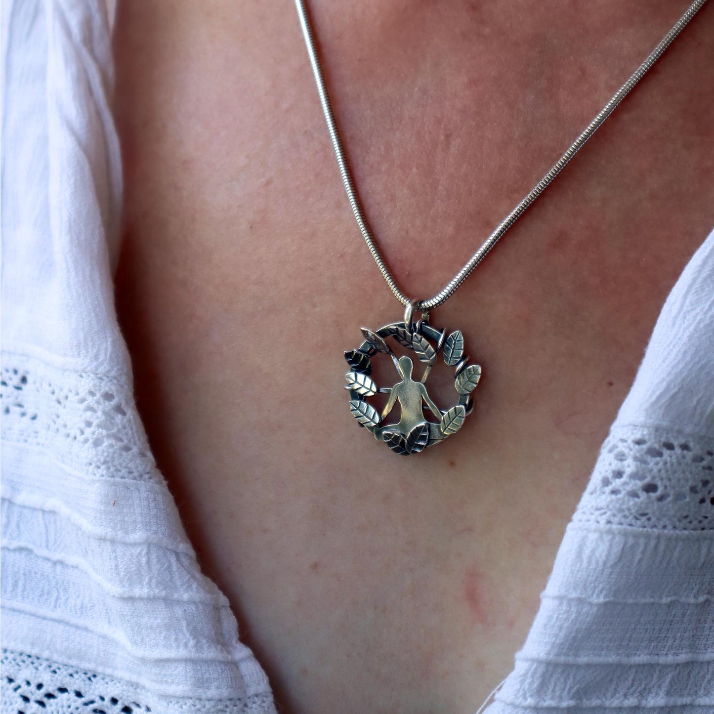 COLLAR HOJAS