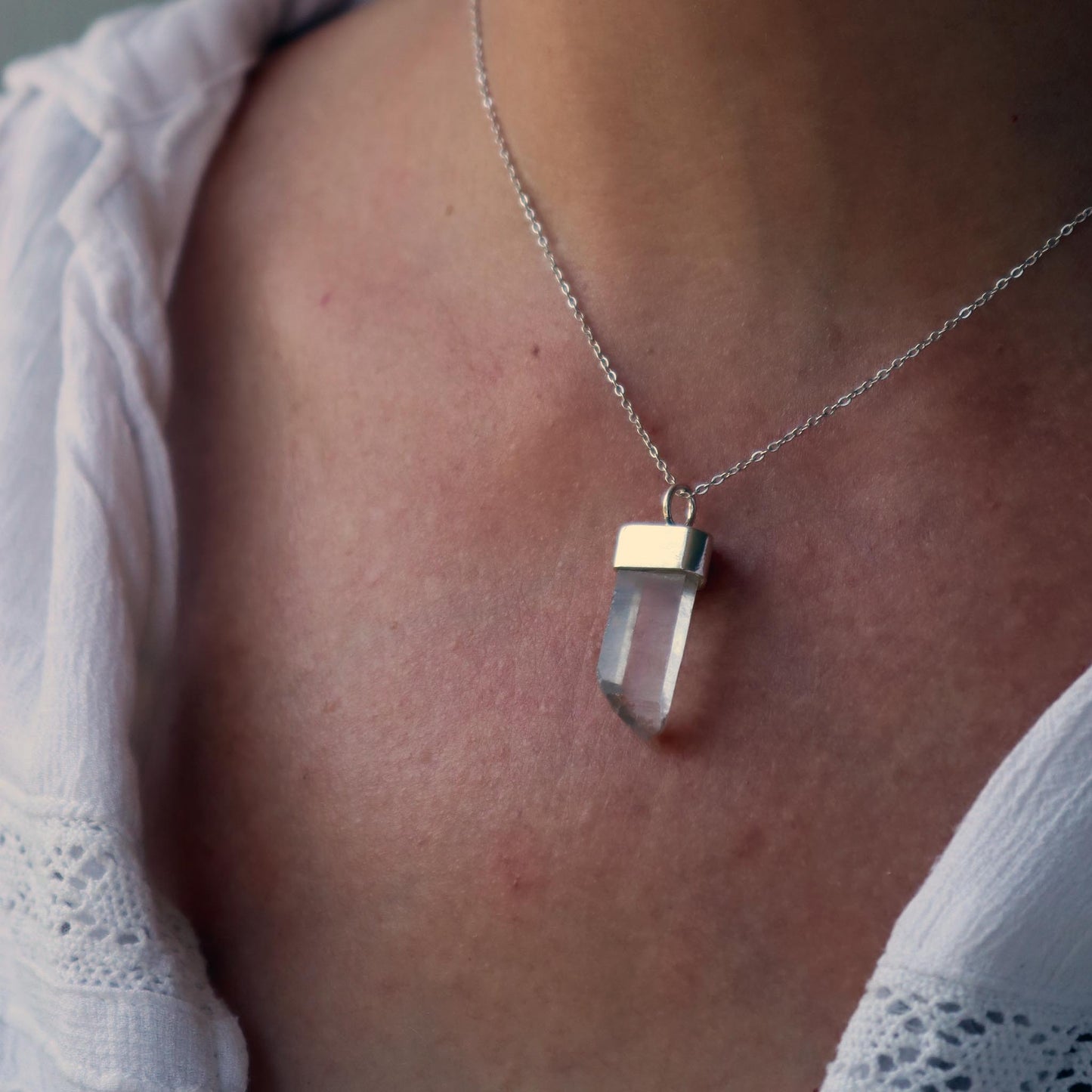 COLLAR PUNTA DE CUARZO G