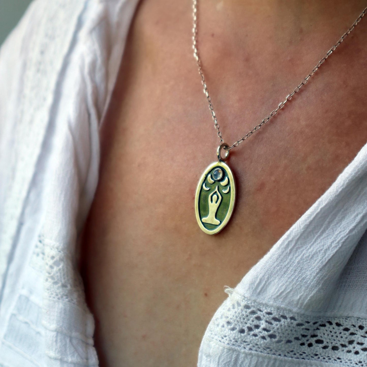 COLLAR DIOSA LUNAR