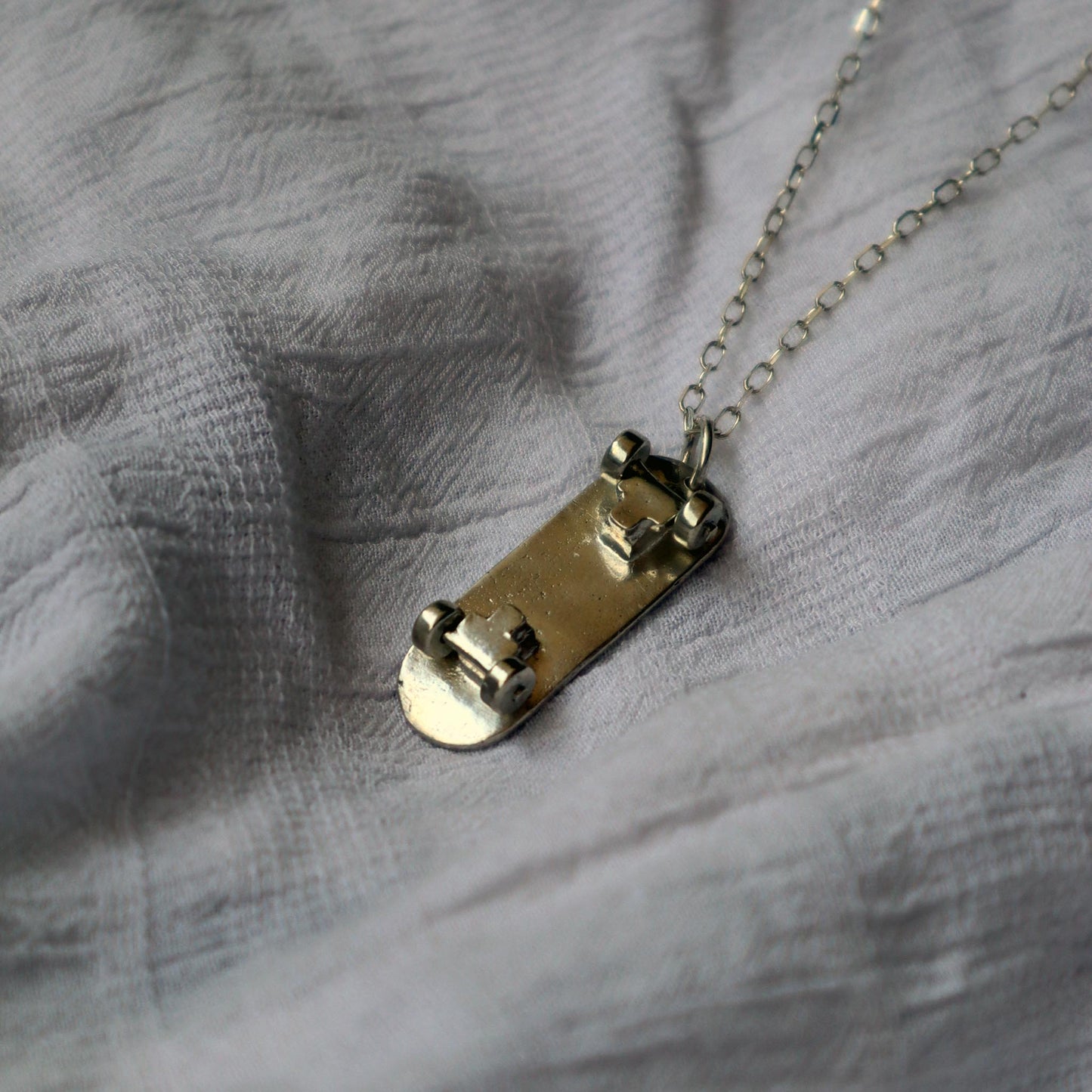 COLLAR SKATE